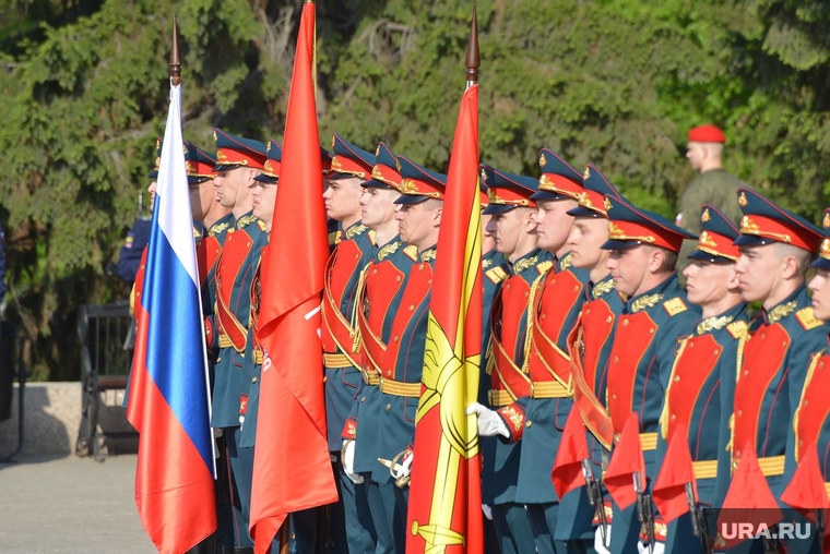 День Победы. Челябинск, почетный караул, празднование 9 мая