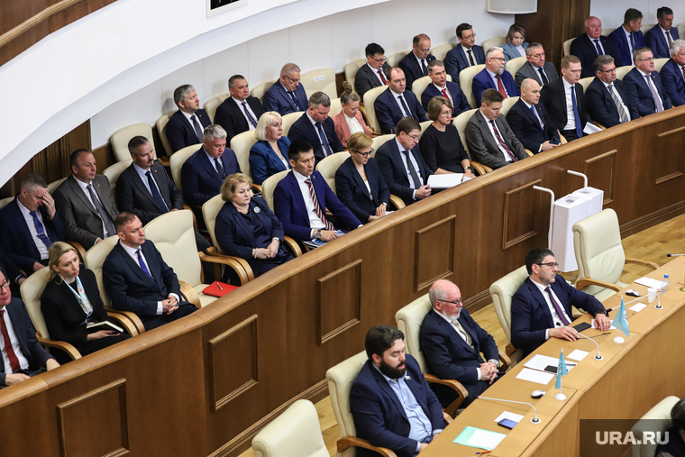 Послушать годовой отчет пришли многие члены правительства, но не все