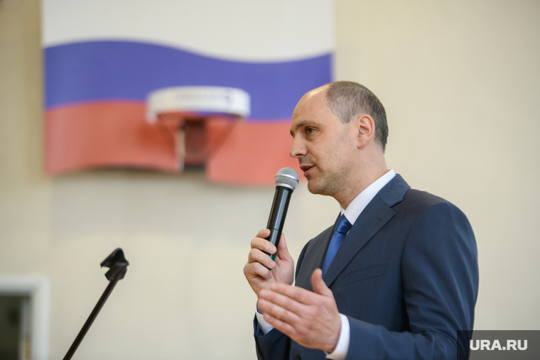 Денис Паслер на последнем звонке в гимназии № 9. Екатеринбург , паслер денис