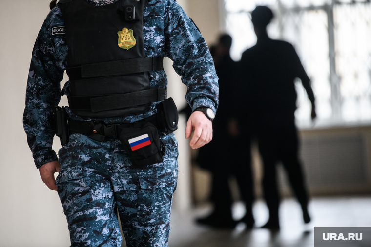 Оглашение приговора экс-главе министерства транспорта Свердловской области Василию Старкову. Екатеринбург , судебный пристав, фссп россии, суд, судебное заседание, судебный коридор