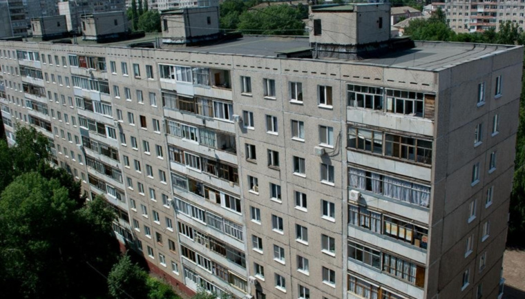 В среднем брежневки в центре стоят от 80 000 за квадрат, но в таким квартирам часто нужен ремонт
