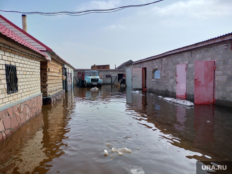 Паводок в поселке Остроленский. Челябинск