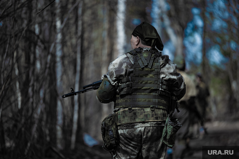 Военно-тактическая подготовка гражданского населения на полигоне. Пермь, тренировка, противостояние, боевики, военные, солдаты, война, подготовка, конфликт, вооруженные силы, бойцы, вооруженные люди, вооруженный человек, весна, солдат, мобилизация, вс рф, сво, наемники, военный, бойцы сво