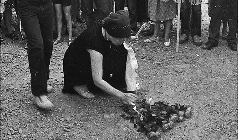Первое моление на месте Ипатьевского дома 16 июля 1989 года