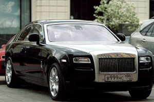               Некоторые считают, что Rolls-Royce даже слишком шикарен, до безвкусия… Владельцы RR уверены, что так думают те, у кого просто не хватает денег на такой автомобиль              