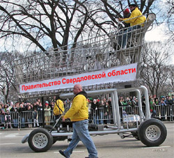               В Свердловской области потребительские корзины чиновника и рядового гражданина резко отличаются и по размеру, и по наполнению              