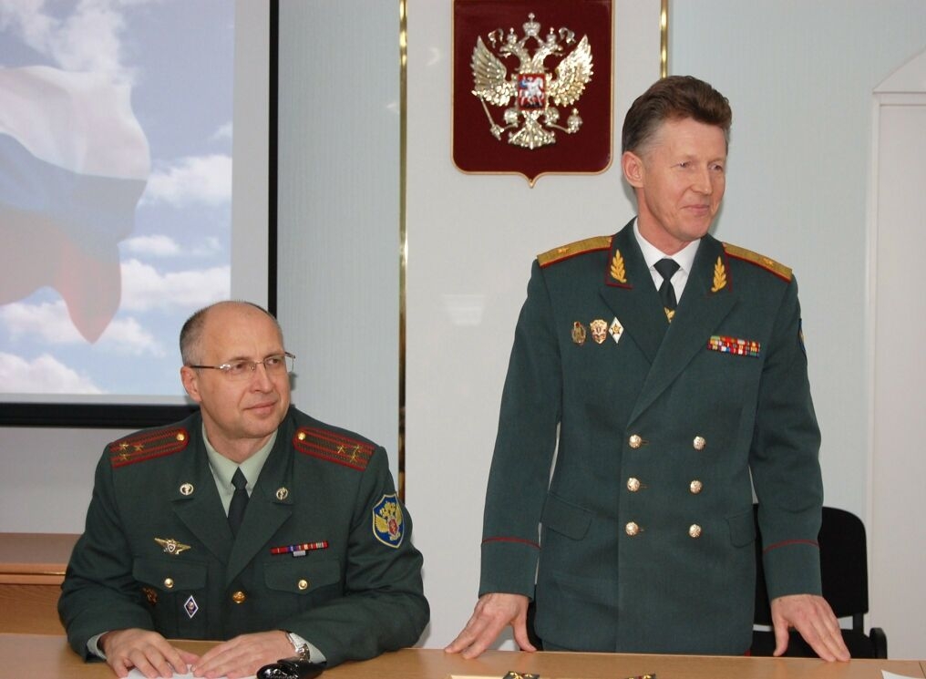               Анатолий Давыденко (слева) и Владимир Быков (справа)              