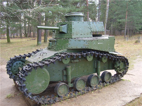 Козицыну привезли с финской границы уникальный танк. В России их осталось всего три штуки (ФОТО)