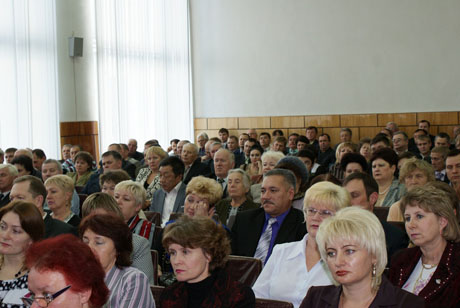 Политическая элита Зауралья съехалась в Шадринск. Градоначальник рассказал им про свою нелегкую участь