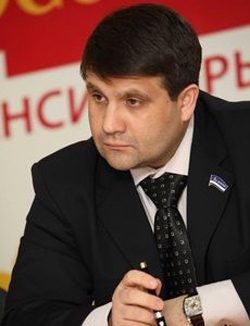               А таким Владимир Юрьевич стал в 2006 году, занявшись политической деятельностью              