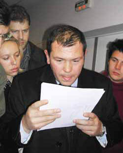 Владислав Костарев старается использовать любую зацепку, чтобы уйти от российского правосудия 