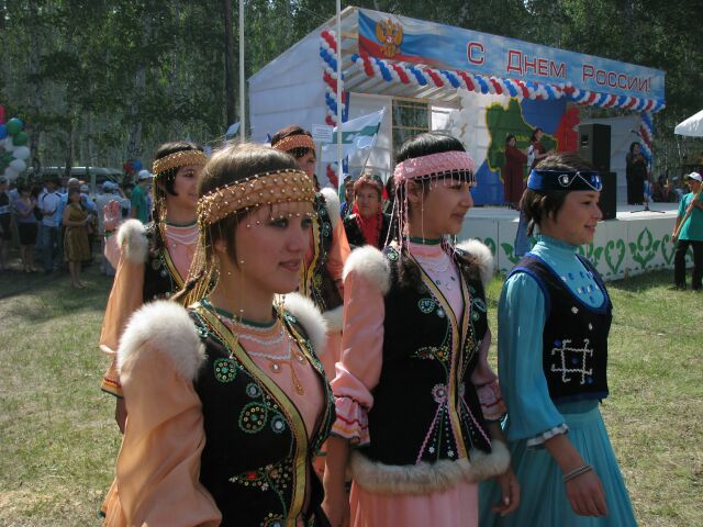 В Зауралье прошел масштабный праздник: скачки, подарки и важное соглашение 