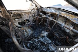 Два автомобиля выгорели полностью
