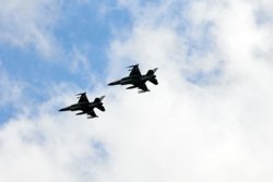 Истребители пронеслись в небе над Анкориджем