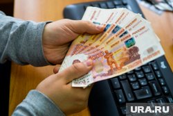Сварщикам готовы платить по 200 тысяч рублей в месяц