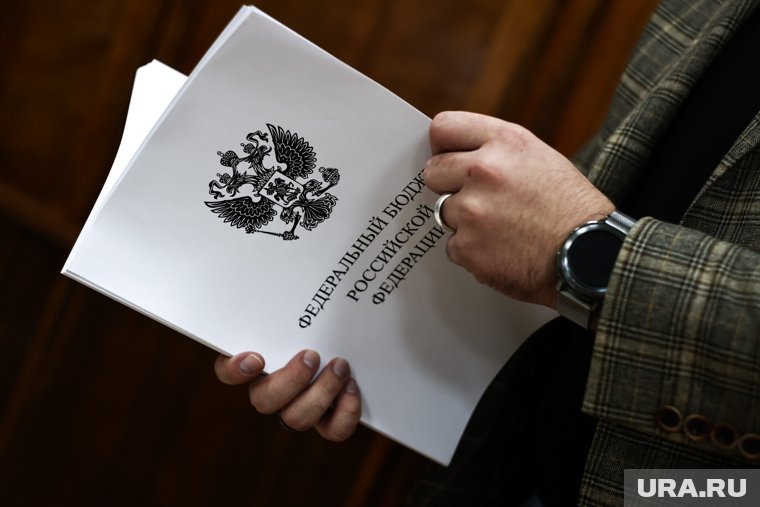 Слабый рубль решит проблему дефицитного бюджета страны
