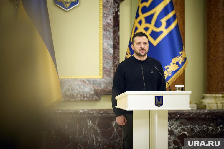 Зеленский послушал доклад Сырского об ударах по РФ