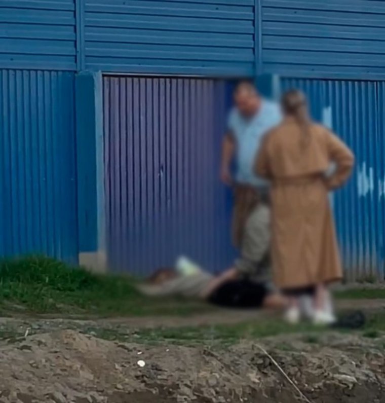 Девочка выпала с шестого этажа