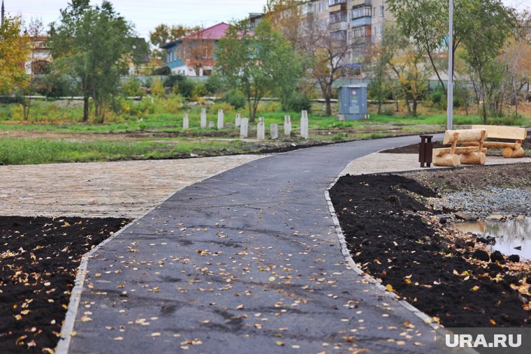 Парк «Молодежный» у Центрального рынка Кургана получит новое ограждение и тротуар