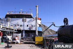 Владельцев танкеров, затонувших в Черном море, не хотят оплатить весь нанесенный экологии ущерб, заявили в Росприроднадзоре