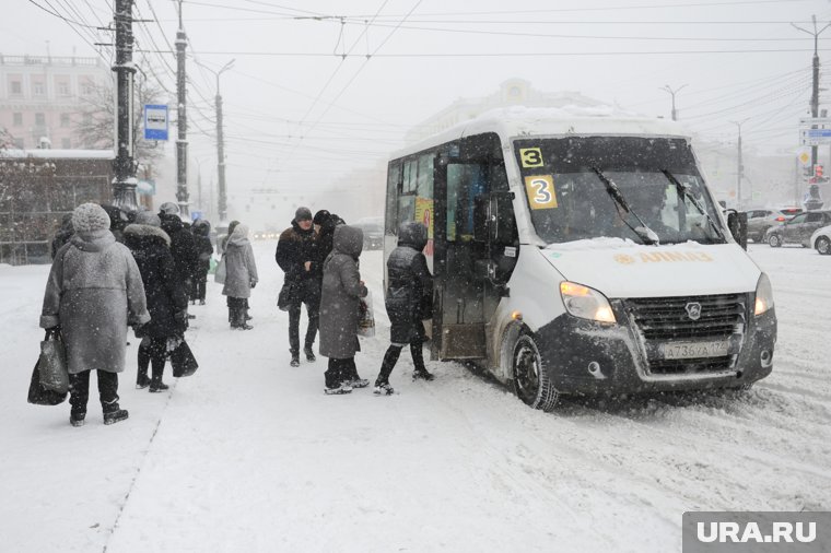 В Тюмени 16-летняя девочка подверглась домогательствам в маршрутке