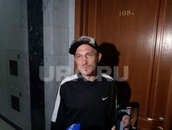 Отца, предположительно, не пускали в зал суда из-за одежды