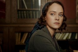 Тарасова известна своими яркими ролями в фильмах и сериалах