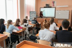 В Минпросвещения заявили, что количество часов, которое должен отрабатывать учитель в неделю, определяется образовательной организацией