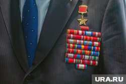 Военные гвардейского армейского корпуса провели для ветеранов мини-парад