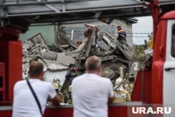 «Услышали треск»: рабочие выбежали за секунды до обрушения дома в Екатеринбурге