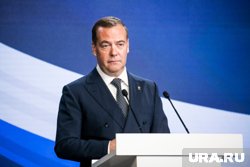 Медведев назвал последнее соглашение США и ЕС «антироссийским»