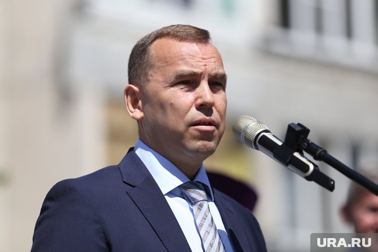 Шумков пожелал ветеранам ВДВ здоровья