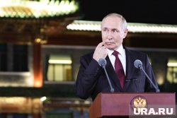 Главное давление в адрес Путина, по мнению китайских журналистов, исходит от так называемой «Коалиции желающих»
