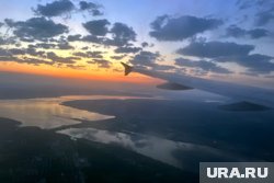Экипаж борта принял решение изменить маршрут