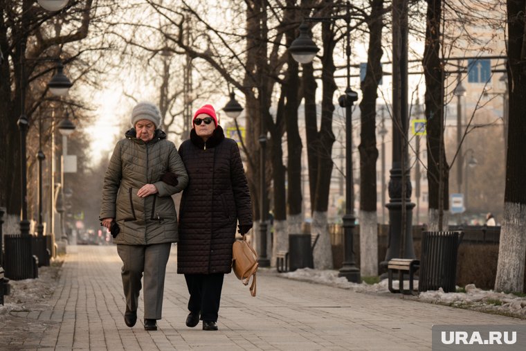  Пенсионеры, отметившие 80-летие в ноябре, получат фиксированную выплату к пенсии с 1 декабря