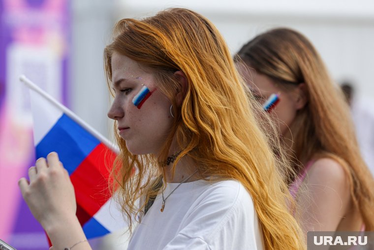 В Чувашии прошла арт-выставка «Культурный код. ПолитЗавод» с молодыми дизайнерами