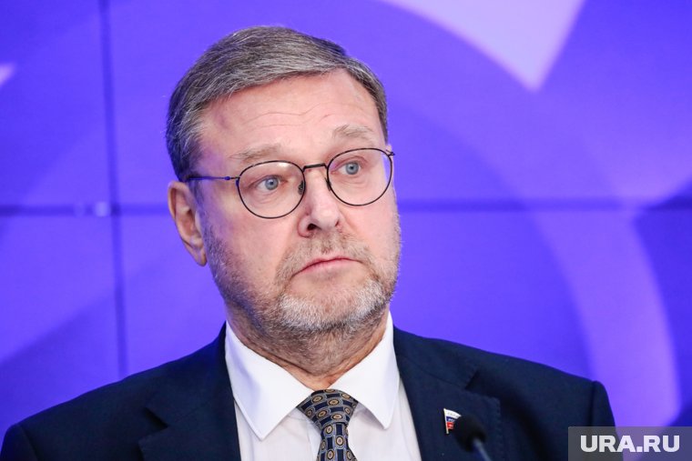 Косачев считает, что Зеленский использует прямые угрозы к лидерам стран