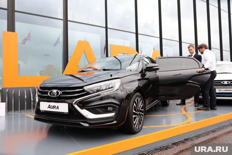 Минпромторг добавил в перечень автомобиль Lada Aura