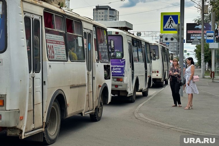 Водителей автобусов в Кургане научат останавливаться напротив остановок