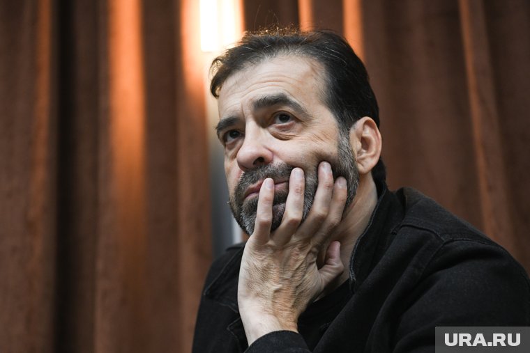 Два года Александр Баргман успешно провел гастроли в Theatrum