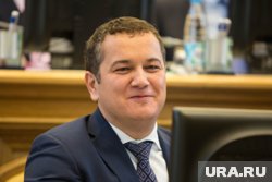 Депутат Айсин во время отпуска вместе с семьей возвращается в родную деревню
