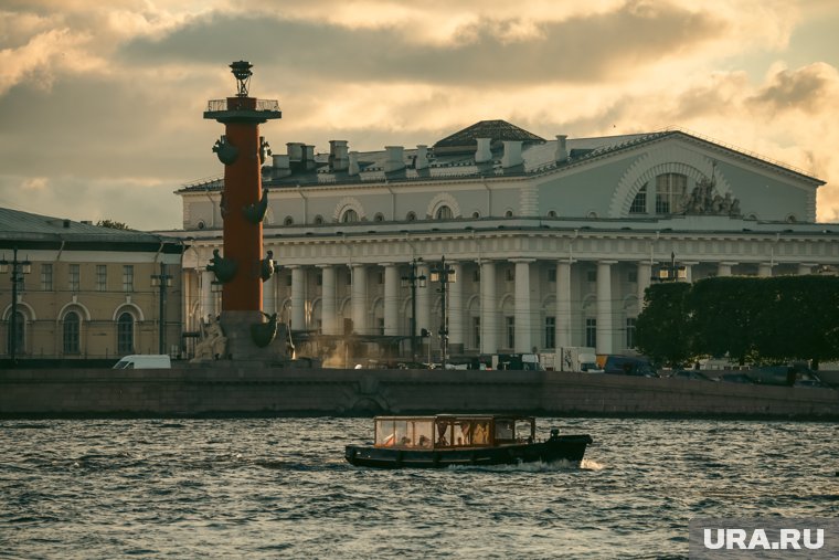 В Санкт-Петербурге начался праздник выпускников школ