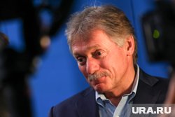 Вступление Украины в НАТО представляет для России угрозу, заявил Песков