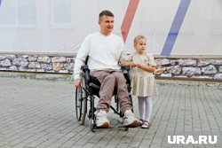 Боец обожает проводить время с доченькой 
