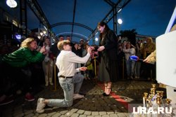 В Салехарде парень сделал предложение на сцене сразу после выступления Пелагеи. Видео