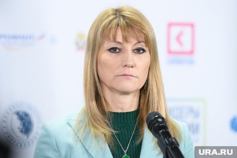 Журова встала на защиту Исинбаевой после сообщений о счетах