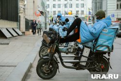 Среднее вознаграждение для курьеров составило 131 857 рублей в месяц при неполной занятости. 