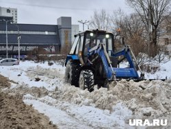 Снегоуборочная техника работает в Мотовилихинском районе