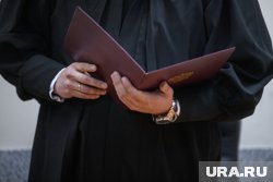 Судья оставил в силу меру пресечения чиновникам из Сургута Дворникову и Шарову