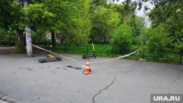 На асфальте была замечена кровь